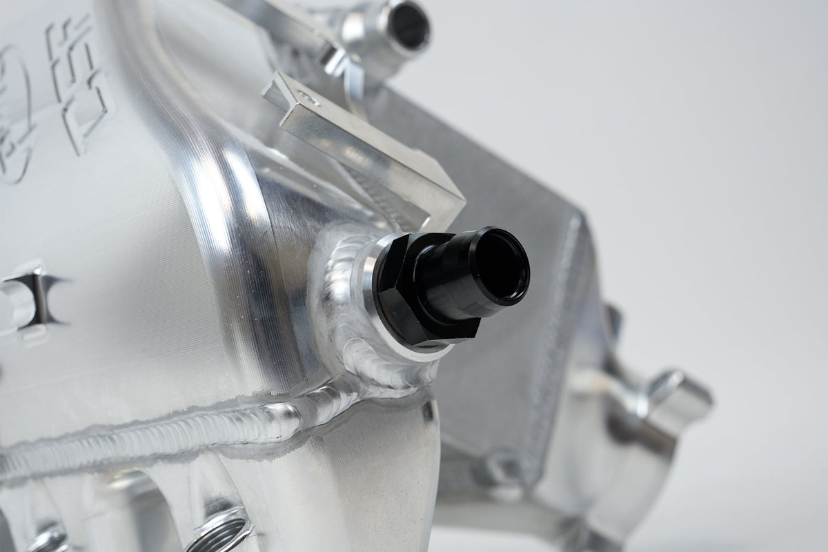 CSF laadluchtkoeler met inlaatspruitstuk voor BMW M3 G80, M4 G82 en M2 G87 (raw billet)