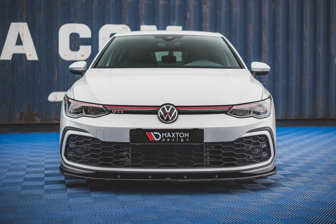 Volkswagen Golf GTI Mk8 van voren gezien