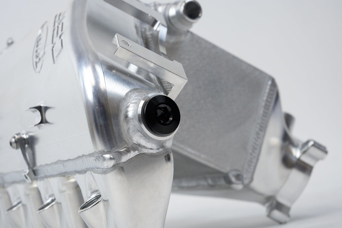 CSF laadluchtkoeler met inlaatspruitstuk voor BMW M3 G80, M4 G82 en M2 G87 (raw billet)