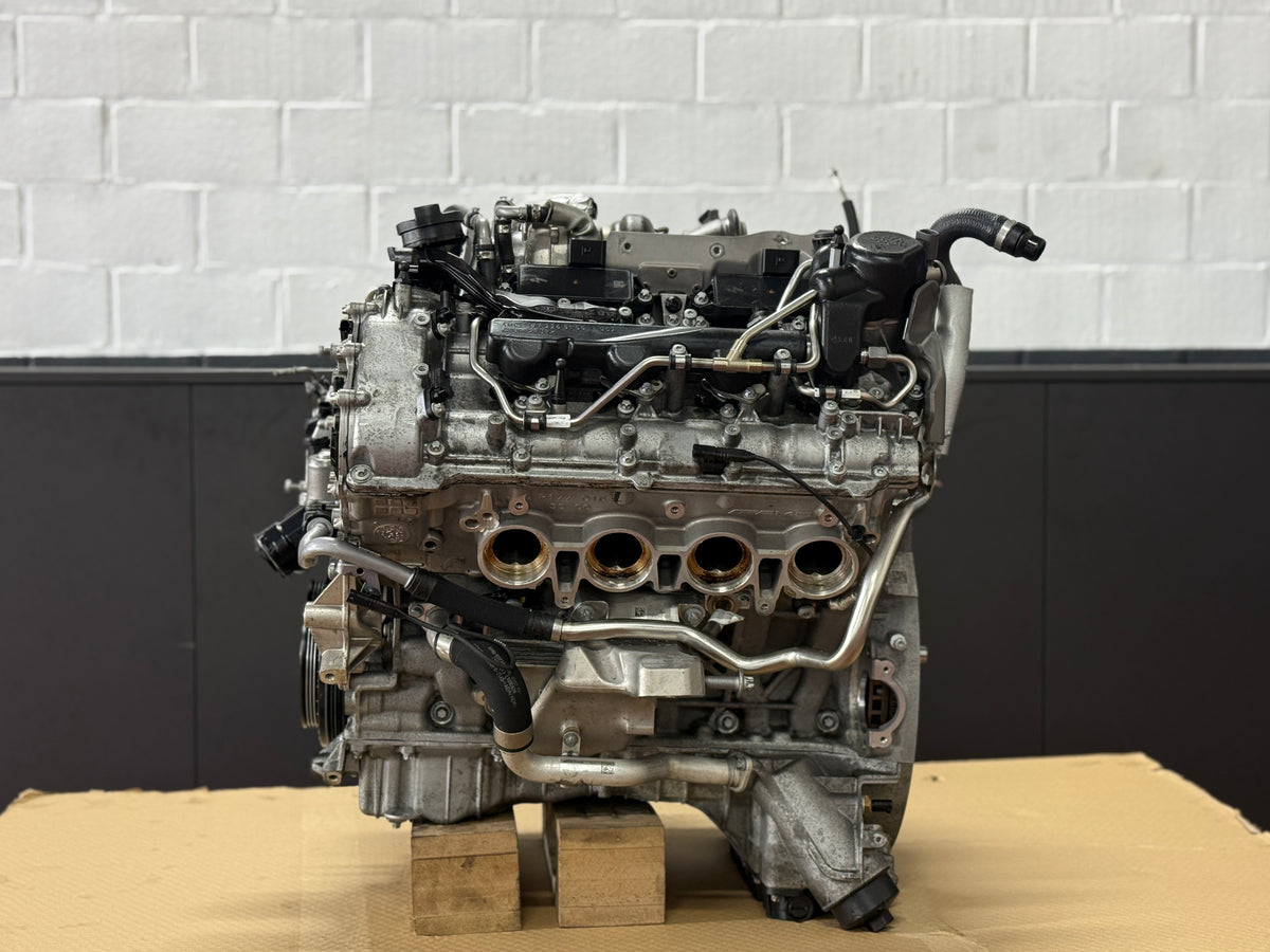 Mercedes-AMG M177 motor zijaanzicht cilinderkop zonder inlaatspruitstuk