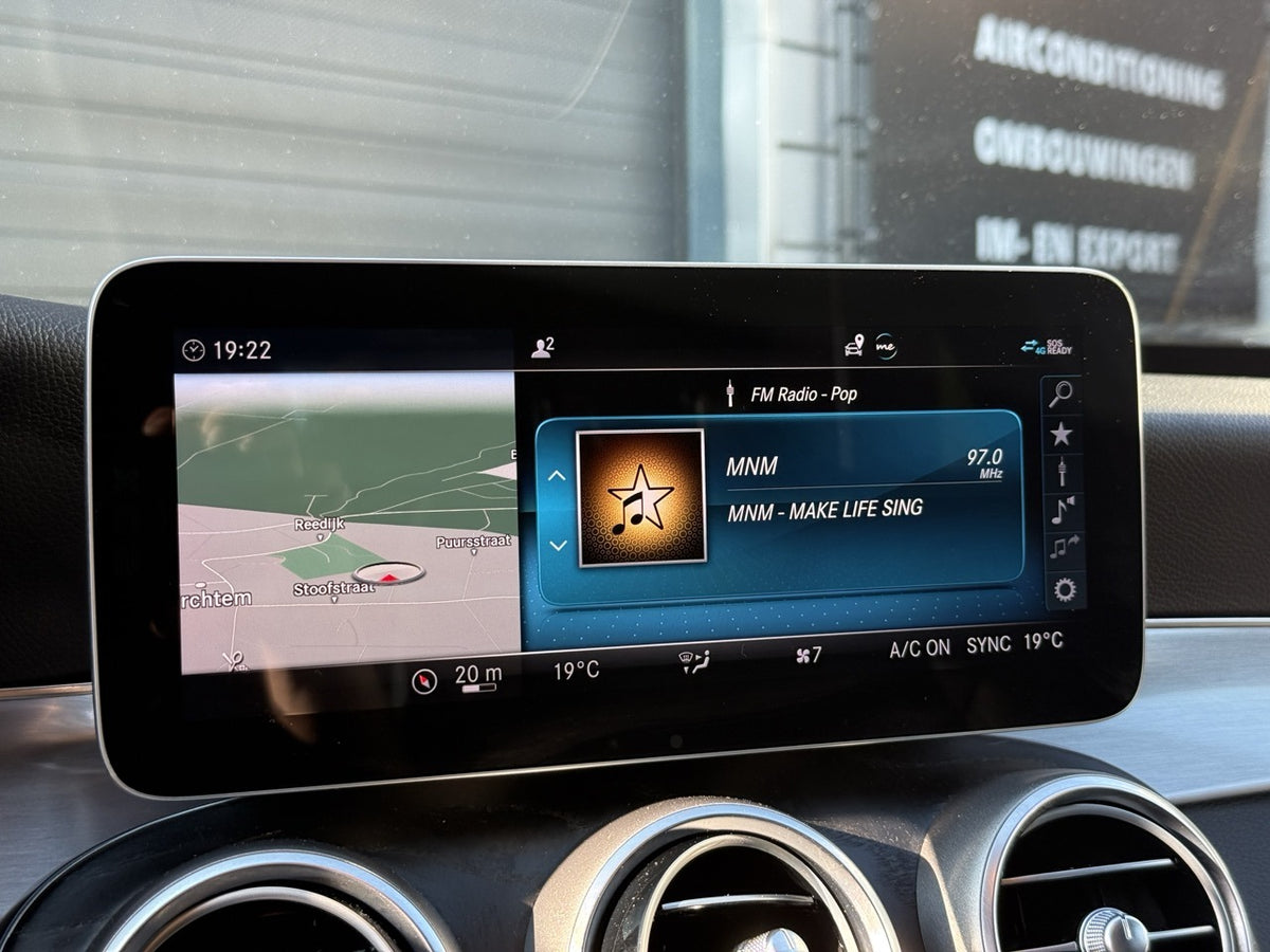 Mercedes-Benz GLA200d AMG-Line - XCS Automotive Merchtem