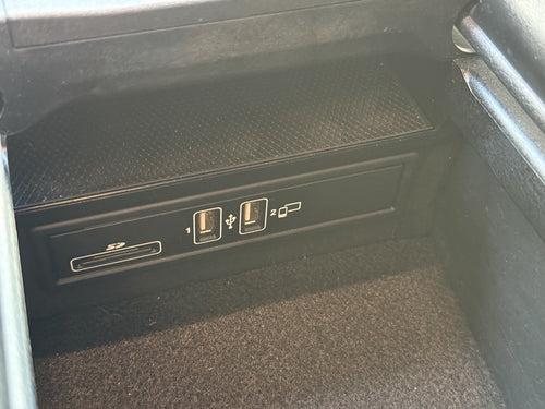 Mercedes-Benz GLA200d AMG-Line - XCS Automotive Merchtem
