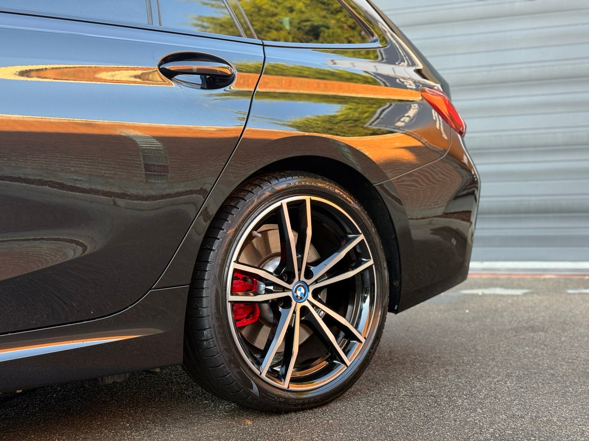 BMW 330e M Sport - XCS Automotive Merchtem