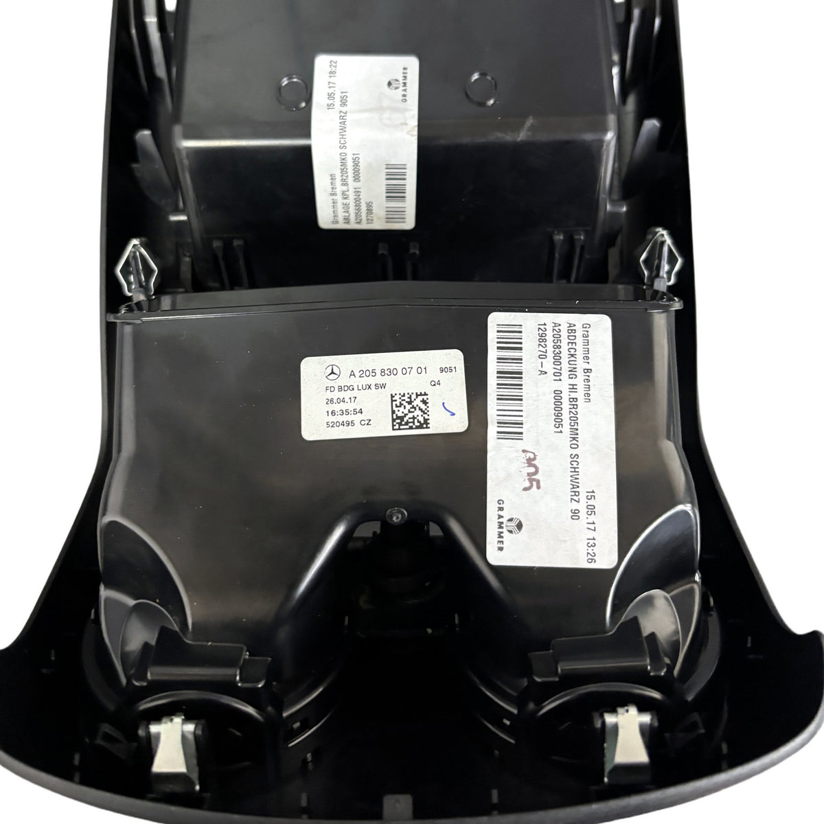 Mercedes C63 AMG S205 luchtrooster achterzijde middenconsole A2058300701 detail