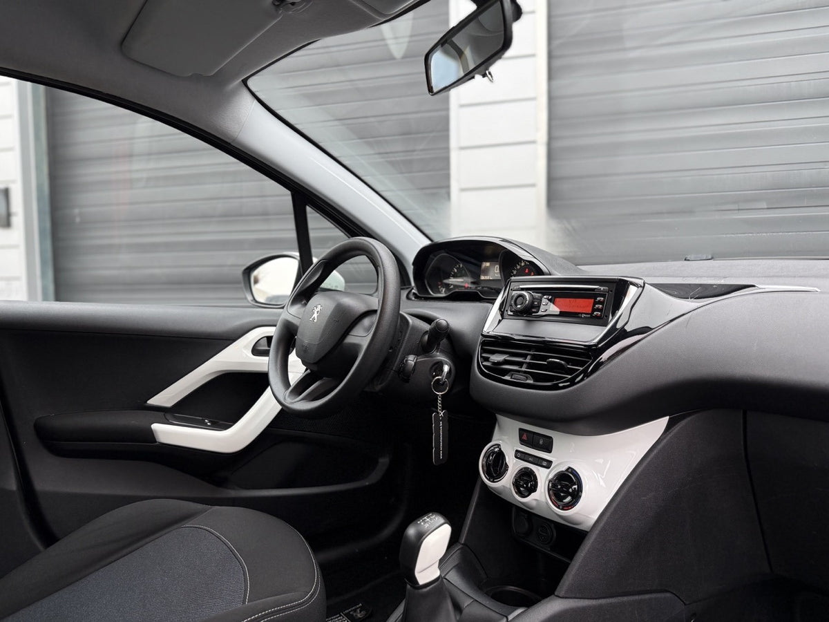 PEUGEOT 208 Life - XCS Automotive Merchtem
