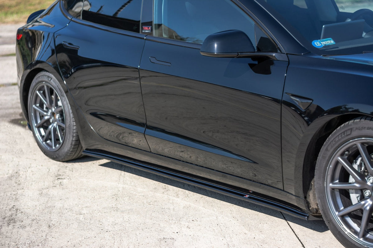 Maxton Design Side Splitters V.4, Tesla Model 3 / Model 3 Performance Mk1 / Mk1 Facelift