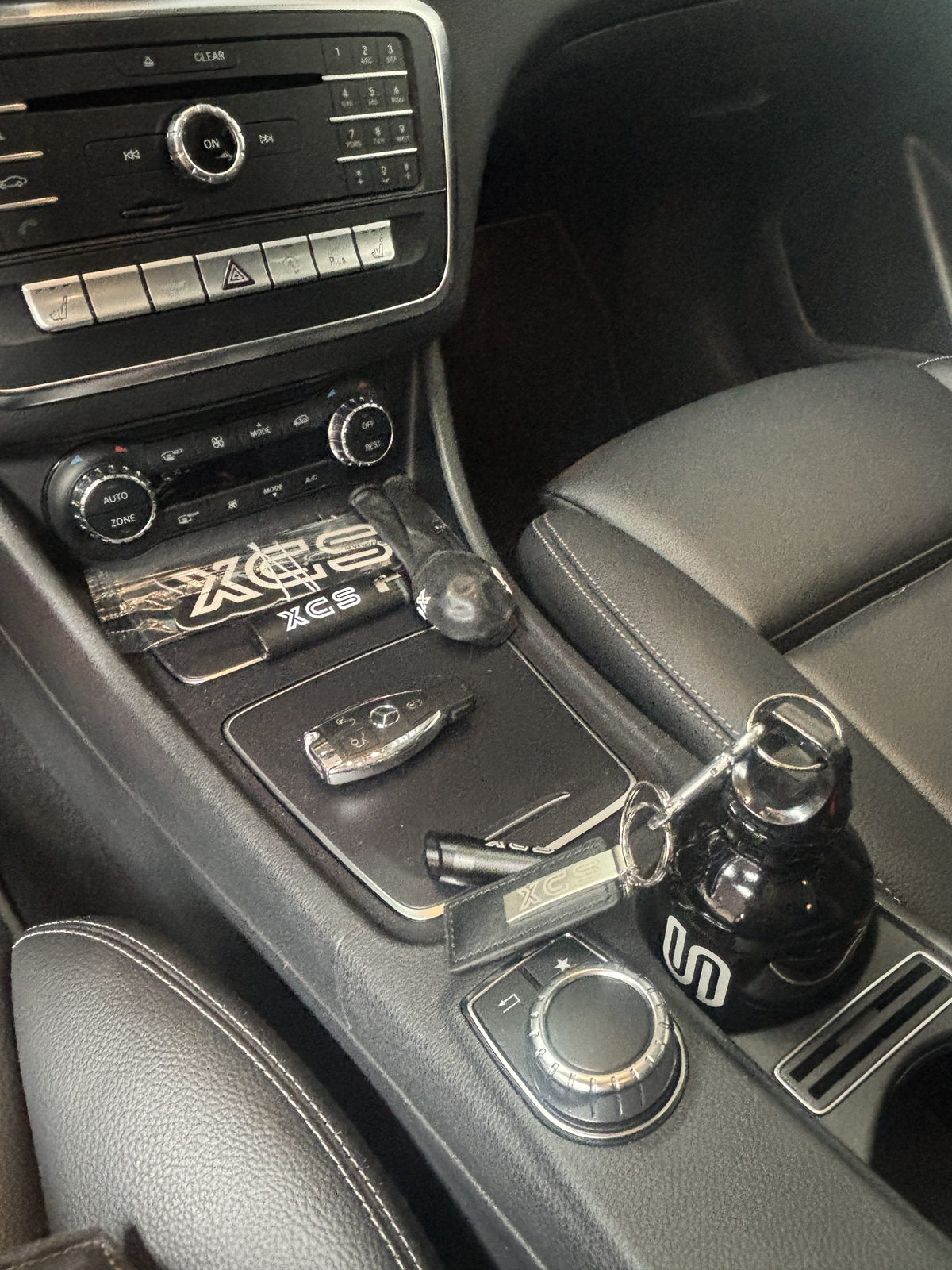 XCS-attentie in de wagen na een onderhoud bij XCS Automotive