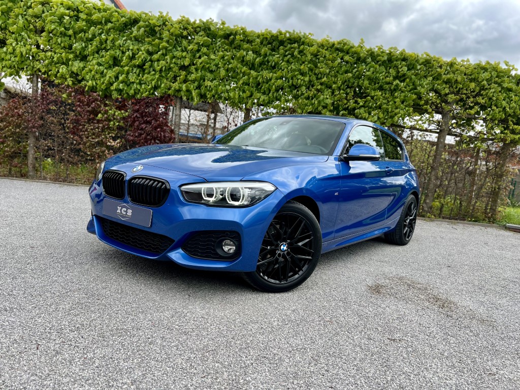 BMW 118i blauw