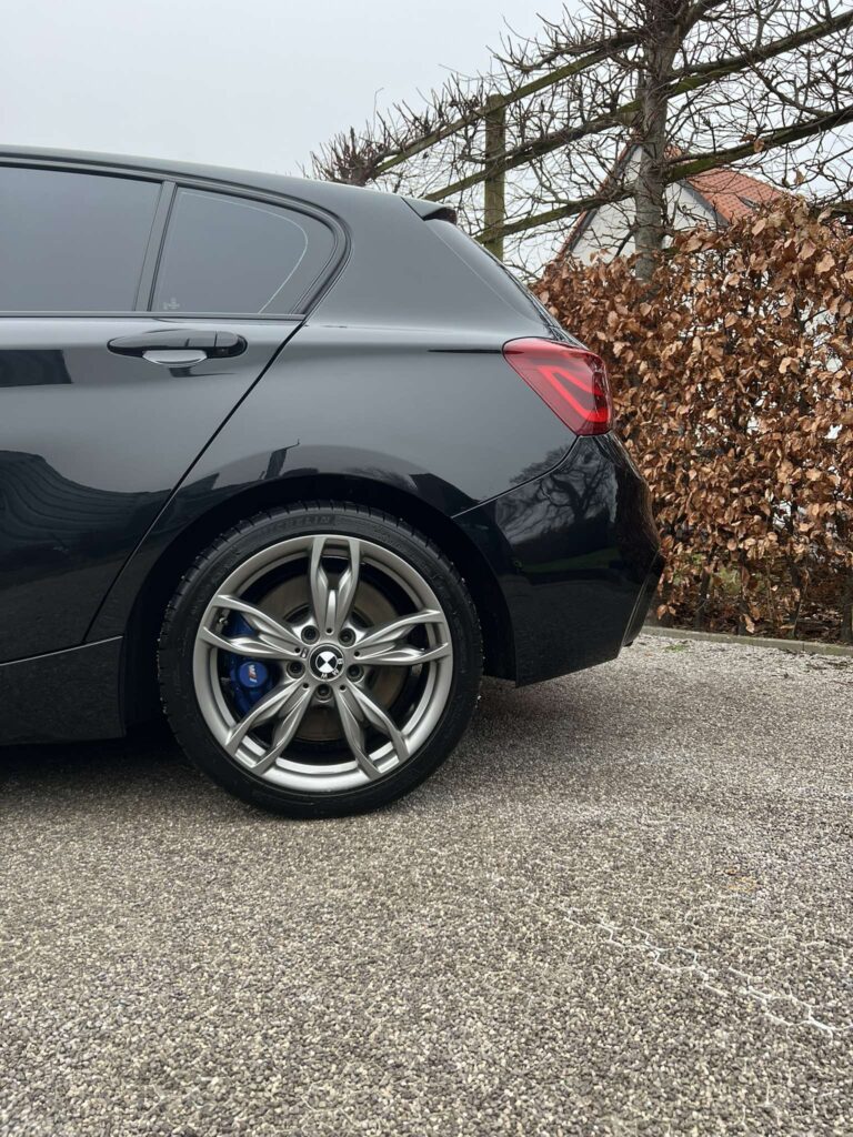 BMW M140i te koop bij XCS Sales en XCS automotive in opwijk