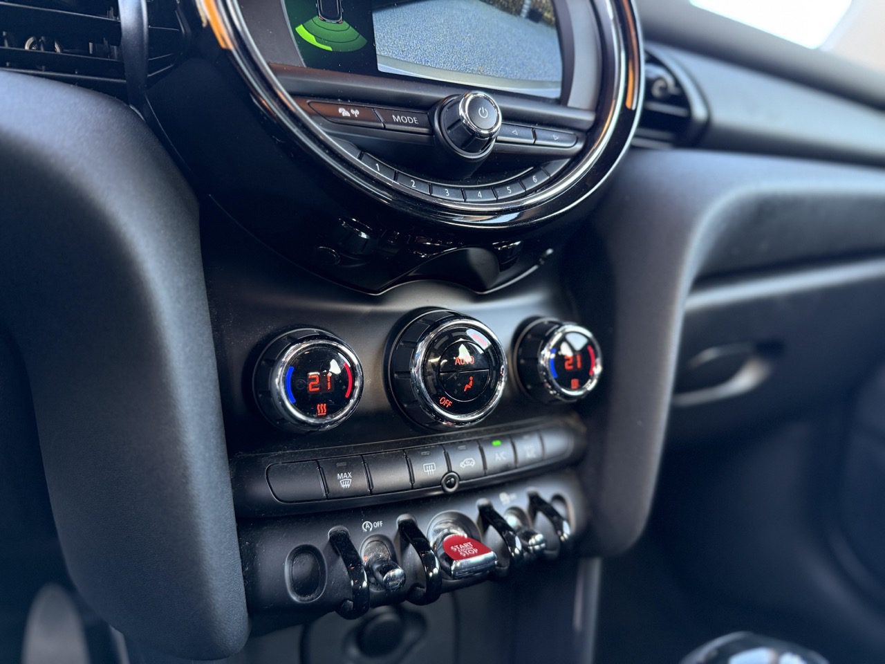 Mini One te koop bij XCS sales in Opwijk