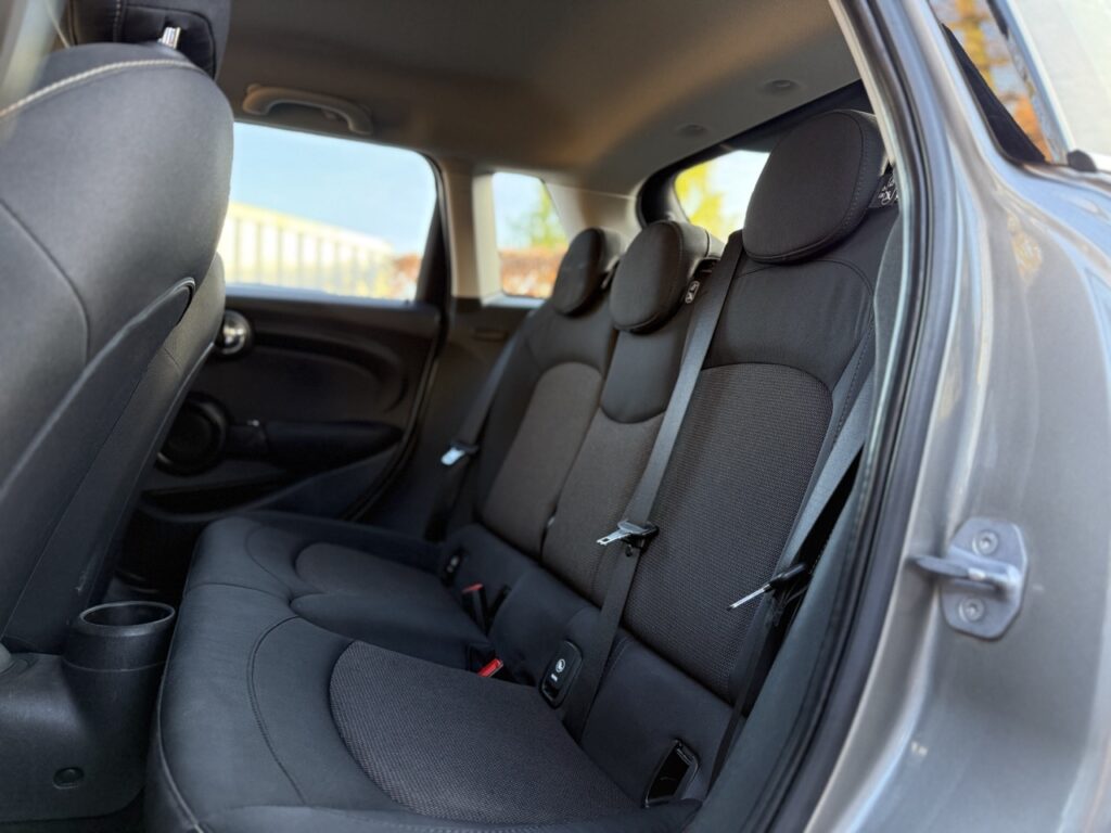 Mini One te koop bij XCS sales in Opwijk