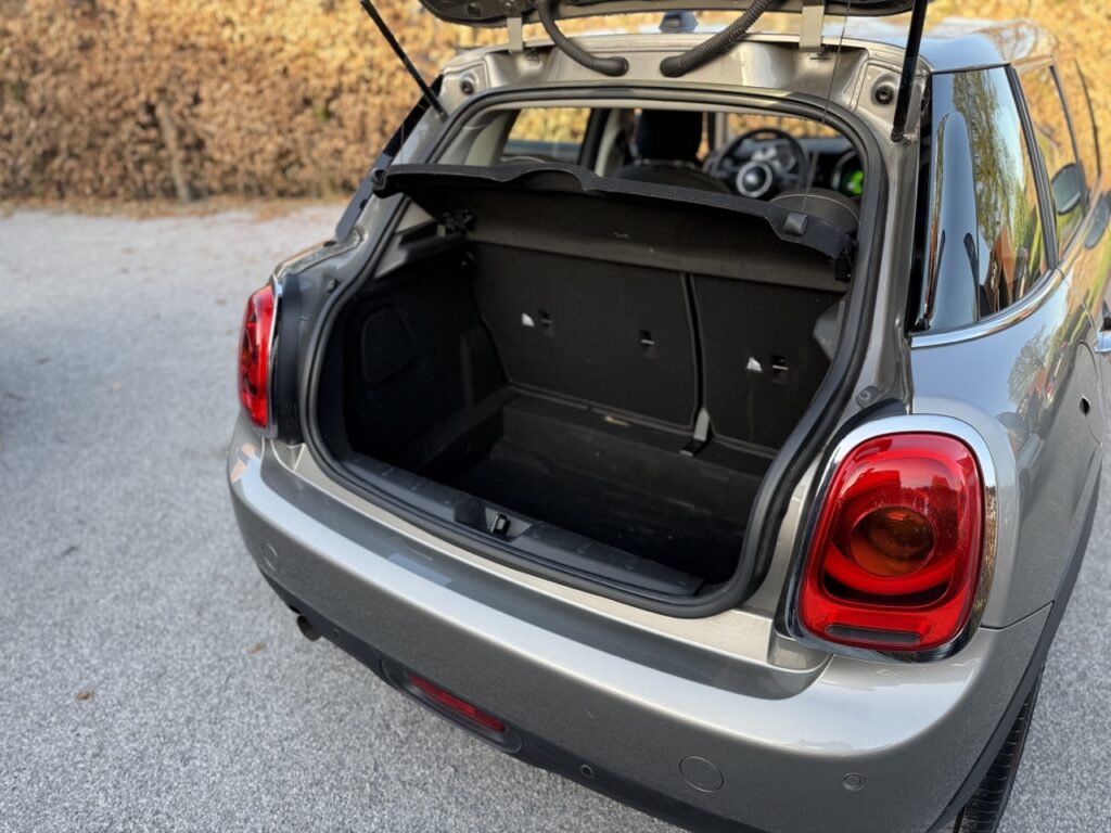 Mini One te koop bij XCS sales in Opwijk
