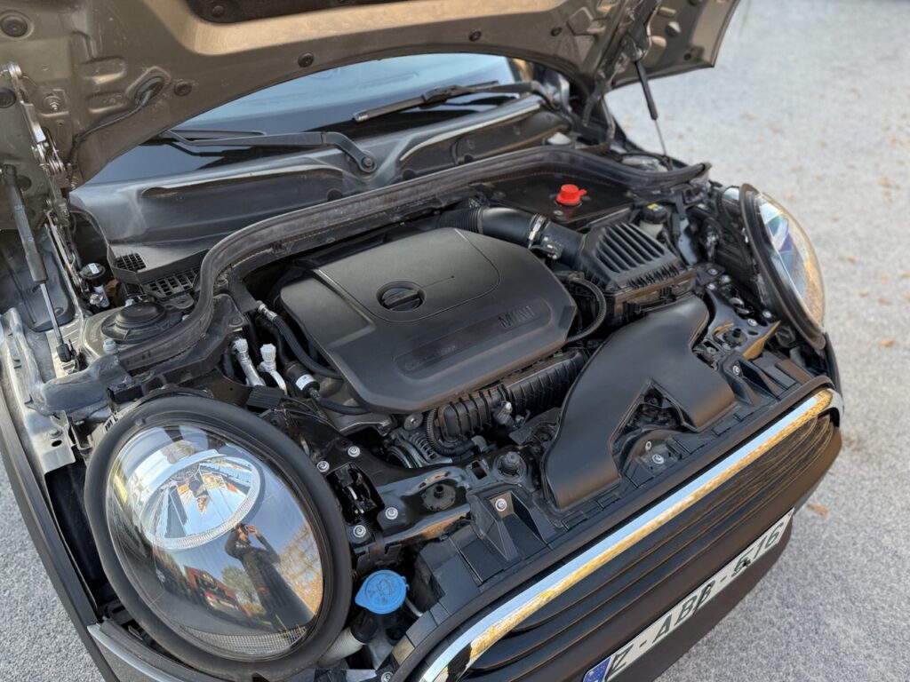 Mini One te koop bij XCS sales in Opwijk