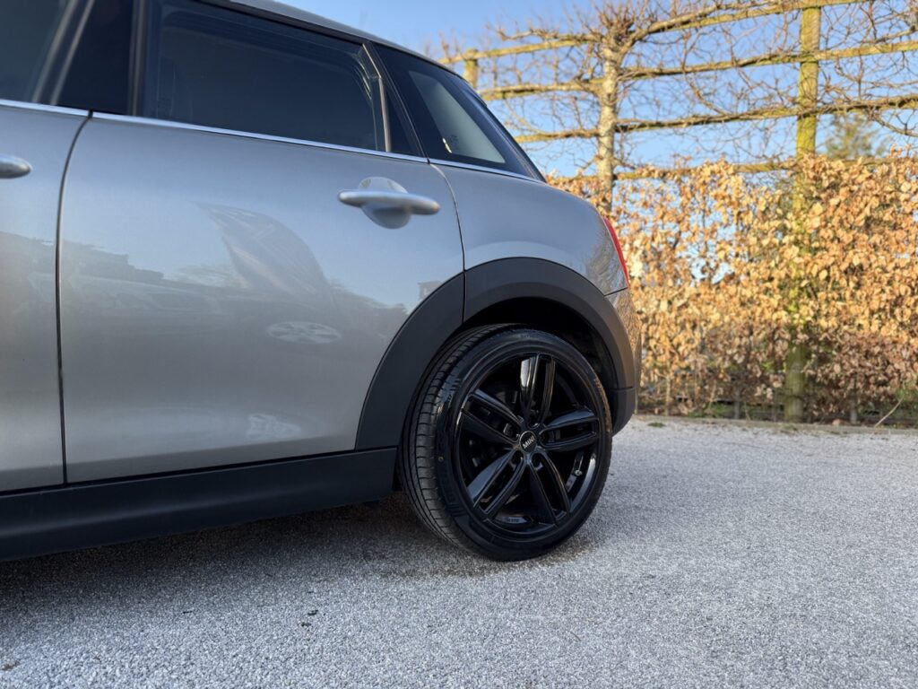 Mini One te koop bij XCS sales in Opwijk