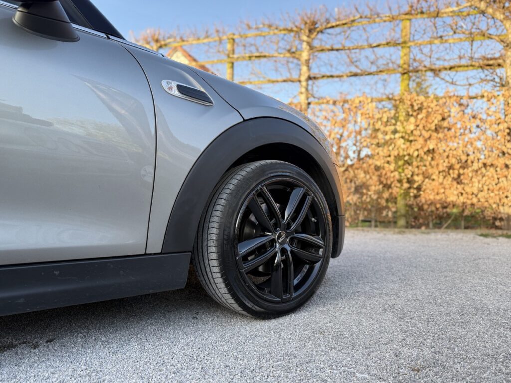 Mini One te koop bij XCS sales in Opwijk