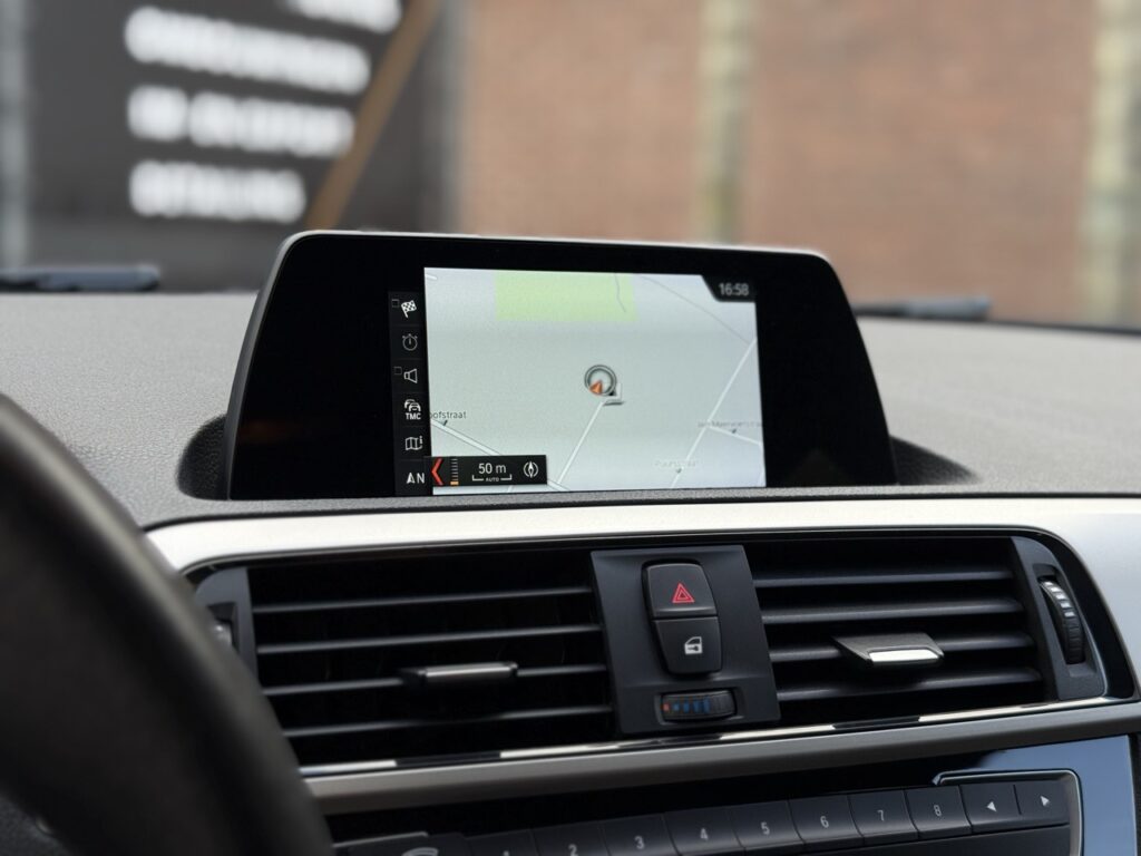 BMW 118i te koop bij XCS in merchtem