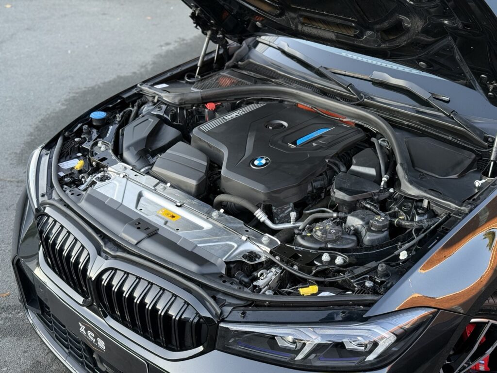 BMW 330e TE KOOP bij XCS sales in merchtem XCS automotive