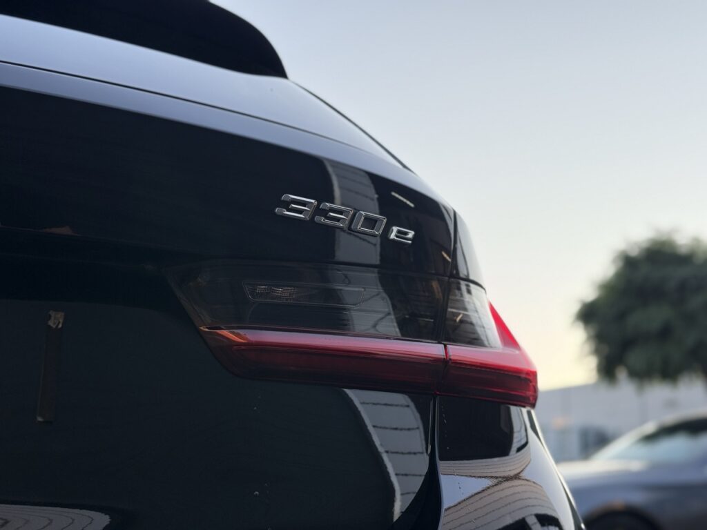 BMW 330e TE KOOP bij XCS sales in merchtem XCS automotive