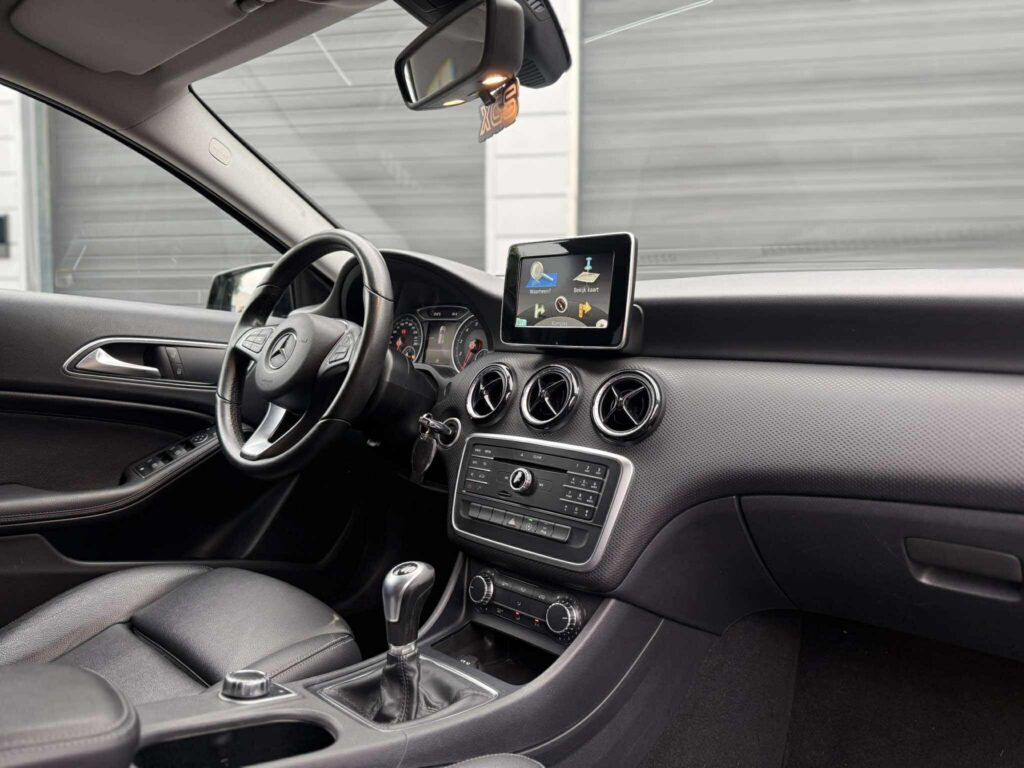 Mercedes Benz A180 benzine te koop bij XCS automotive in Merchtem