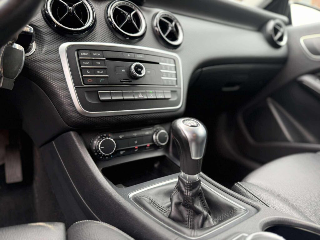 Mercedes Benz A180 benzine te koop bij XCS automotive in Merchtem
