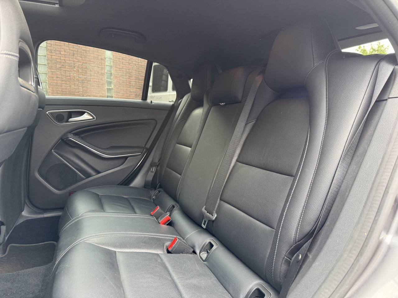 MercedesBenzCLA180achterbank