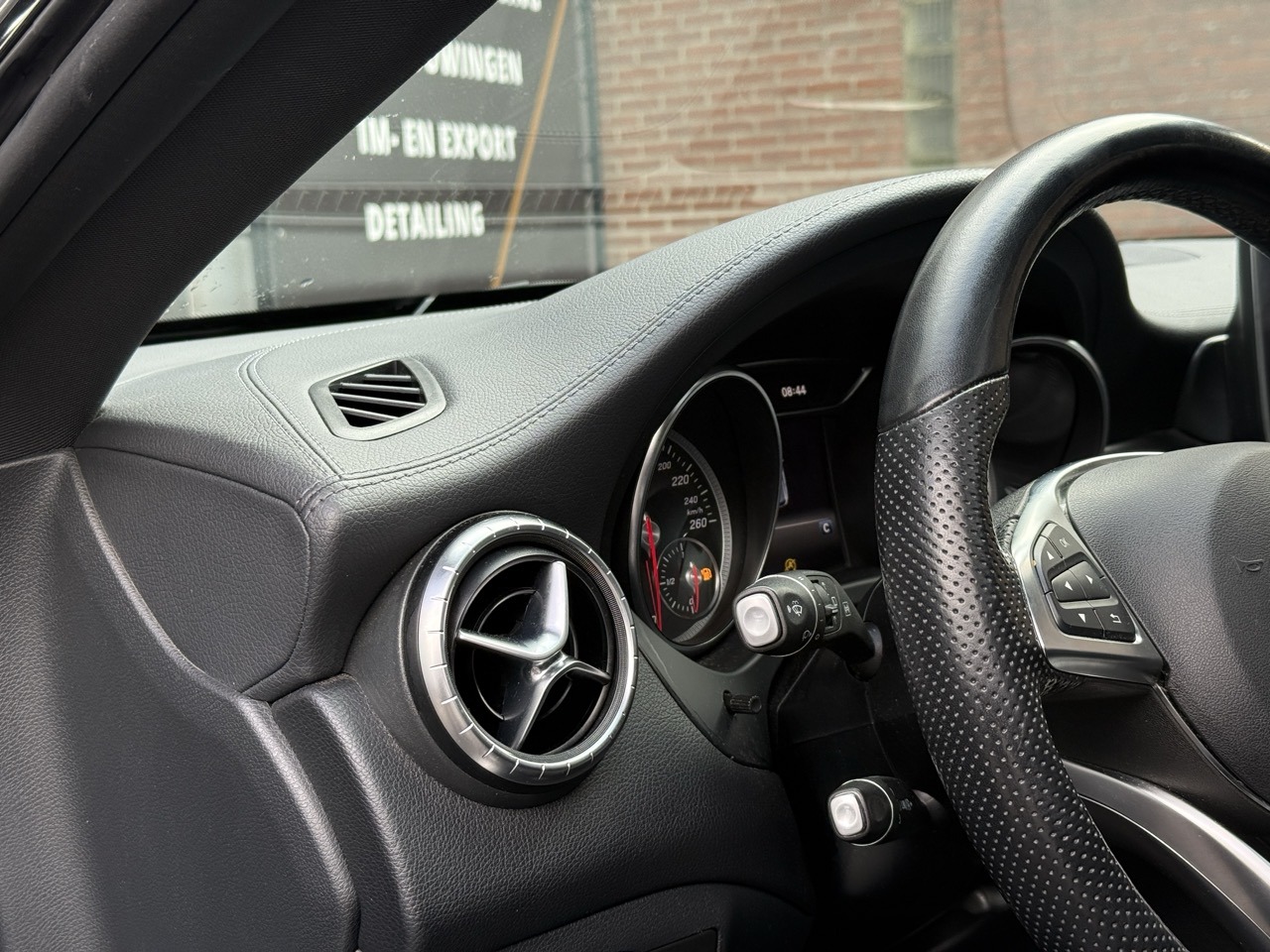MercedesBenzCLA180bedieningselementen