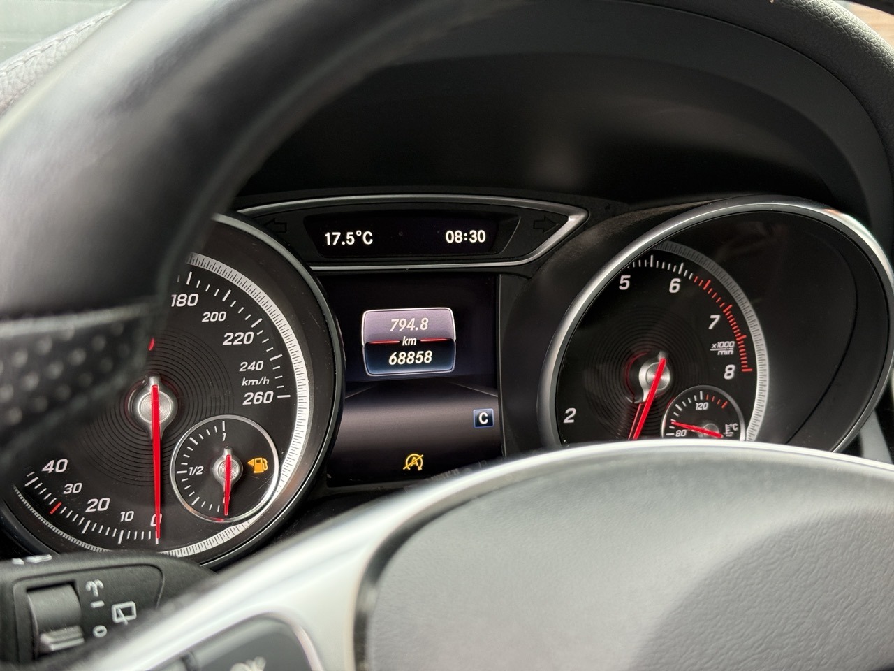 MercedesBenzCLA180combiinstrument