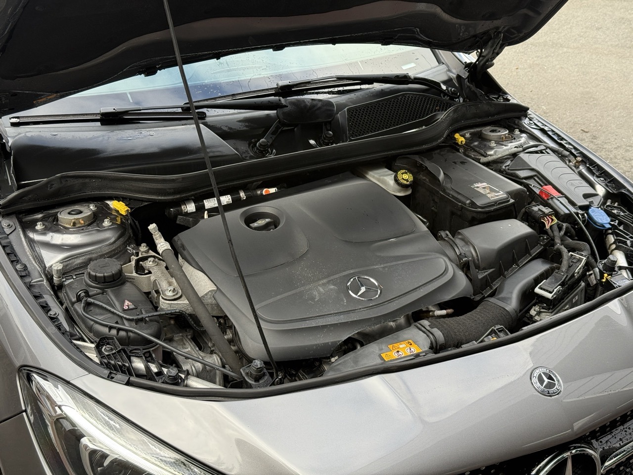 MercedesBenzCLA180motorruimte