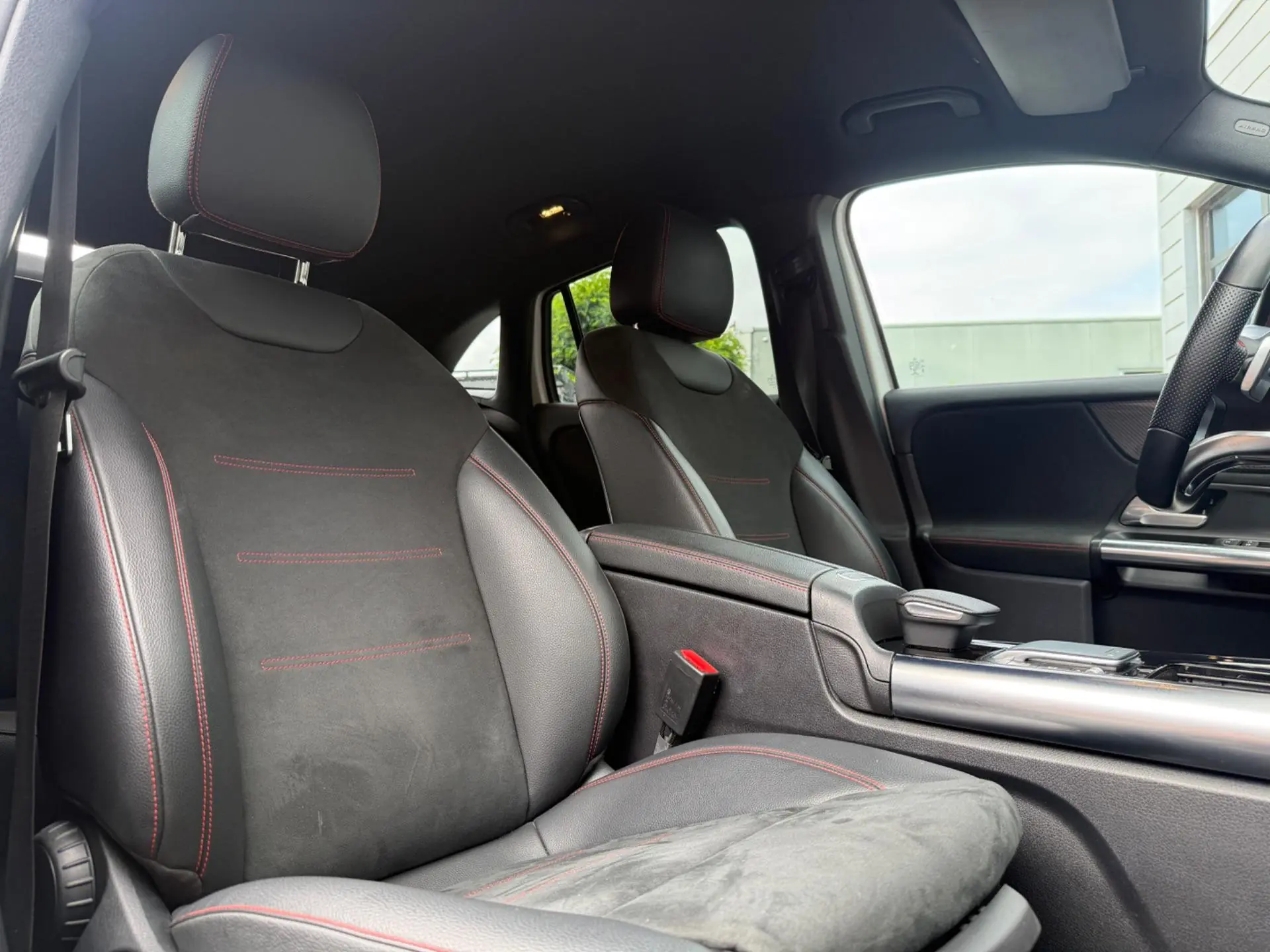 Mercdes-benz-GLA-200d-AMG-Line-Voorzetels